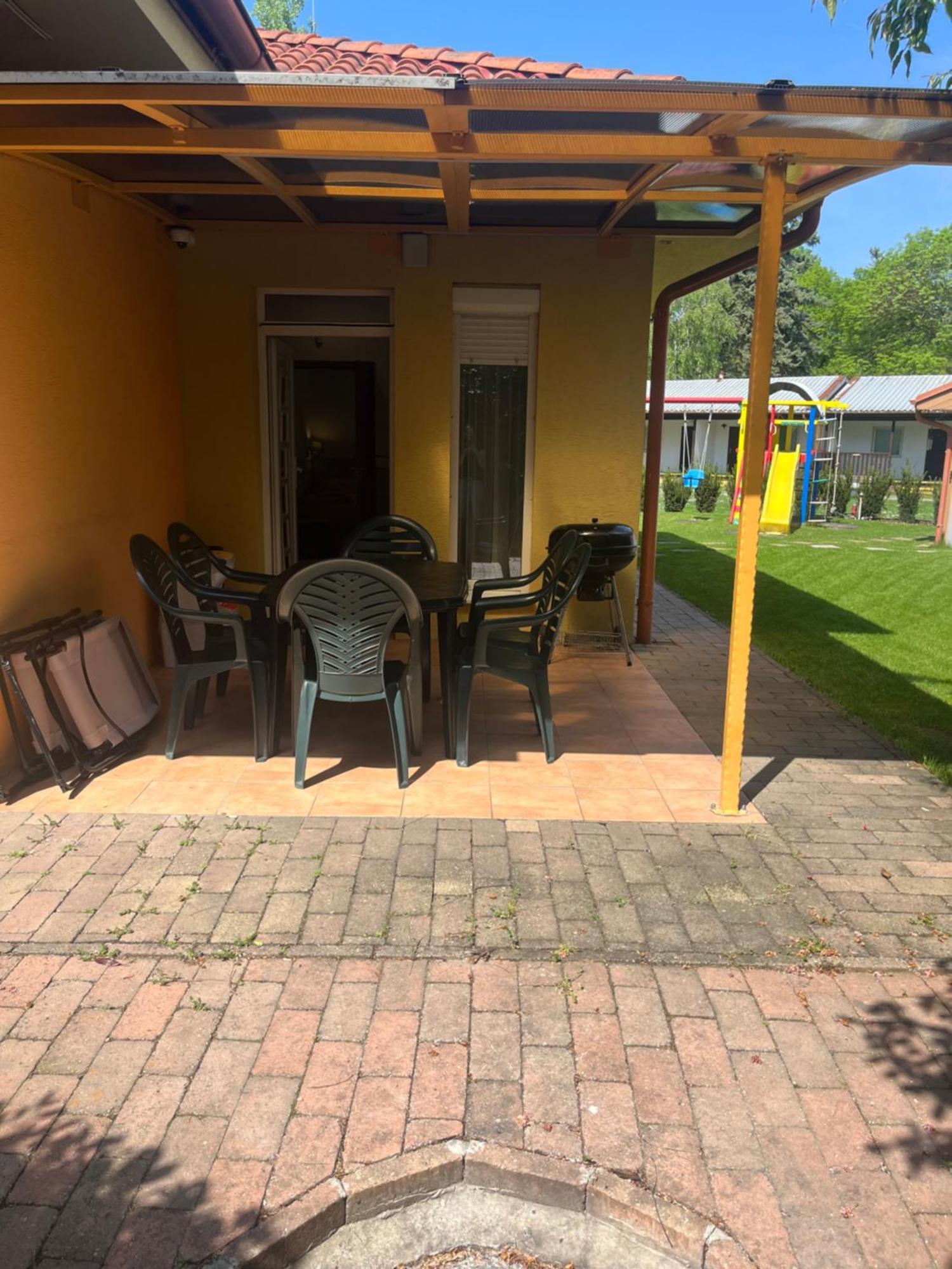 Villa Gracia Patince Exterior foto